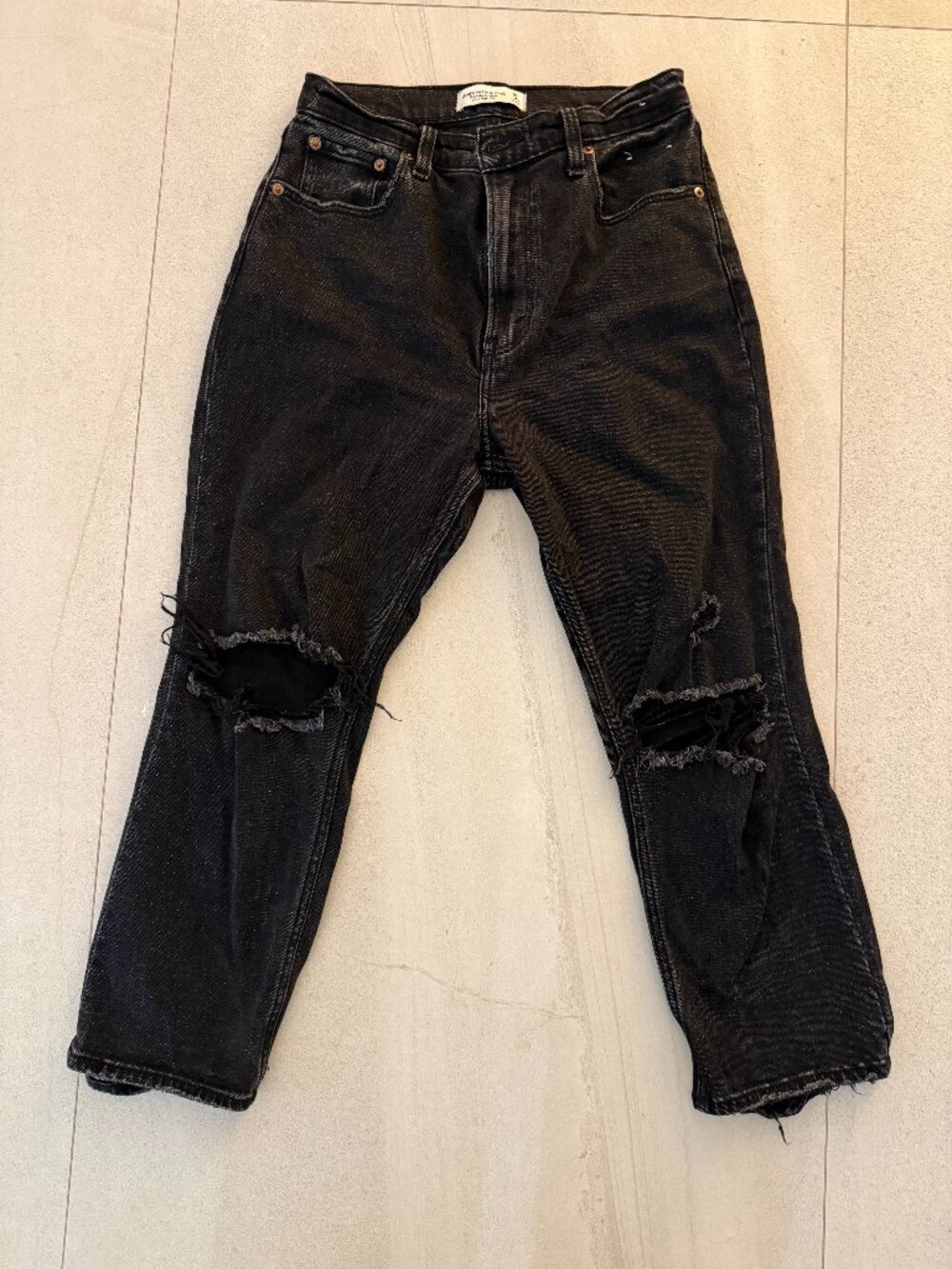 Abercrombie & Fitch - Ultra High Rise Ankle Straight Jean (4 XS) - Picture 2 of 4